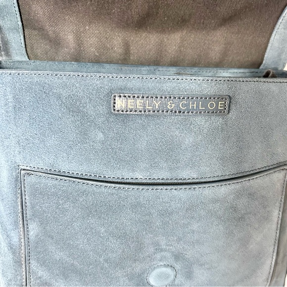 NWOT (never carried) Neely & Chloe blue suede saddlebag shaped shoulder bag - Picture 4 of 6